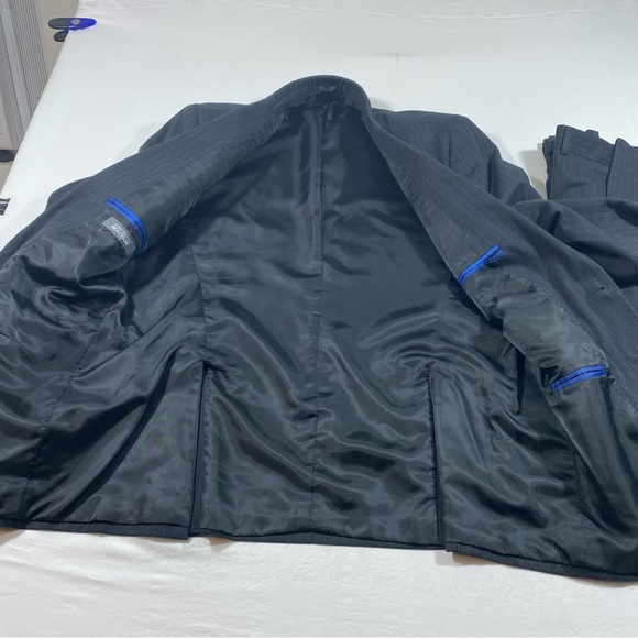 Kenneth Cole Reaction Pinstripe Suit 2 piece suit Straight leg pants sz … - Picture 4 of 16